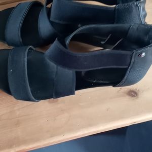 Vera Wang Prosperity Black